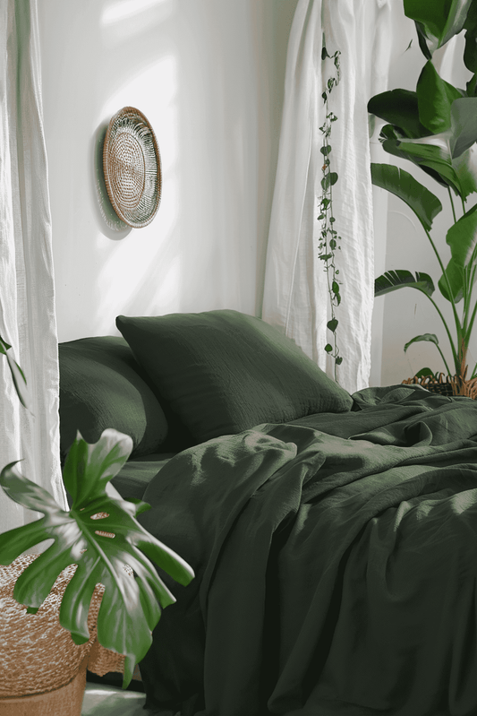 Dark green fitted sheet