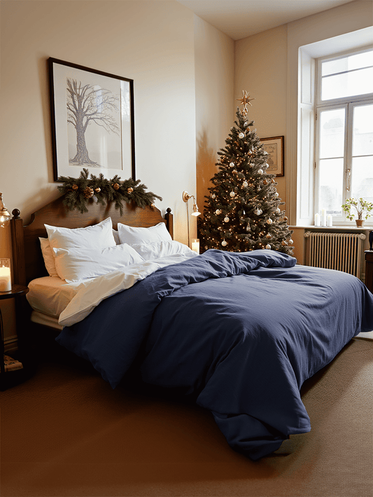 Weihnachtlicher Bettbezug aus indigoblauem Leinen